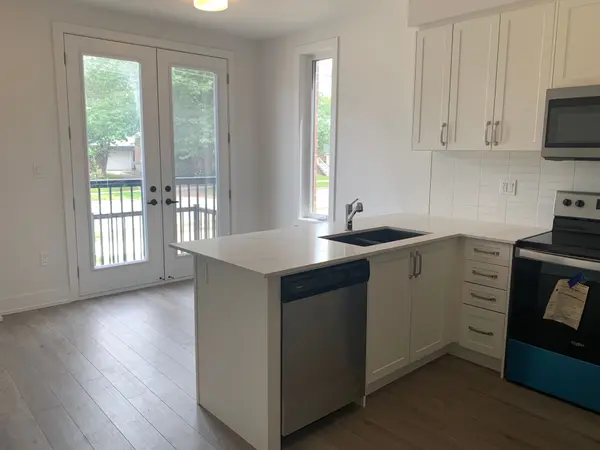 99 Roger ST #51, Waterloo, ON N2J 0G1