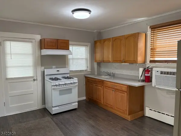 106 Grand St, Garfield City, NJ 07026