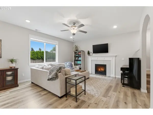 21180 PEYTON CIR, Aurora, OR 97002