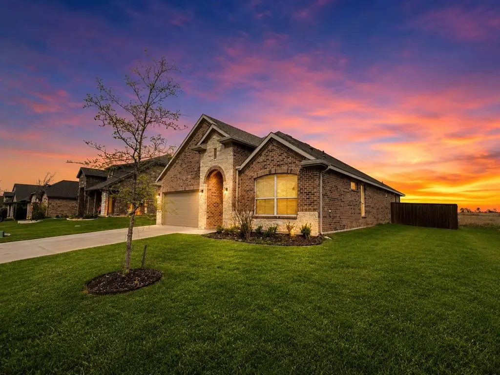 1373 Madeline Lane, Krum, TX 76249