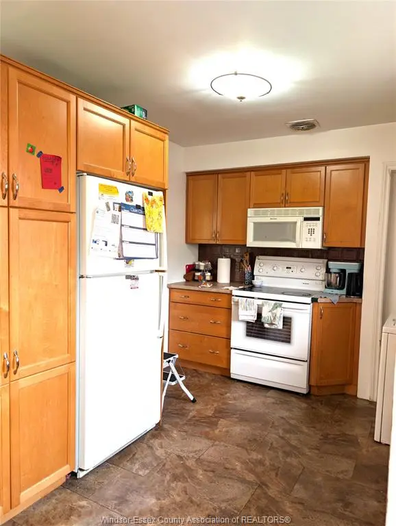 3456 EVERTS Avenue, Windsor, ON N9E 2W1