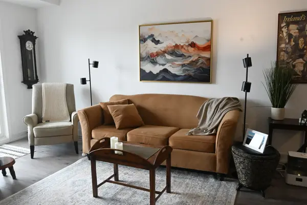 4 Spice WAY #204, Barrie, ON L9J 0M2