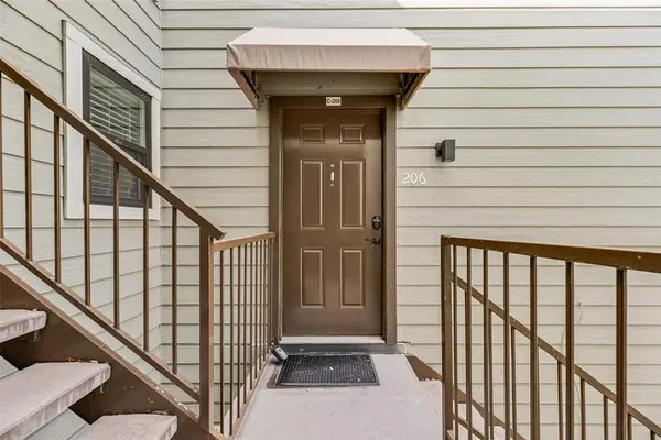 3113 Sondra Drive #206, Fort Worth, TX 76107