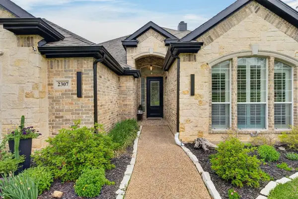 2307 Creekedge Court, Corinth, TX 76210
