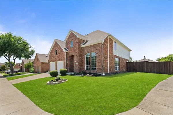 6104 Crestmoor Lane, Sachse, TX 75048