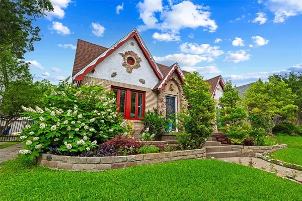 6903 Vivian Avenue, Dallas, TX 75223