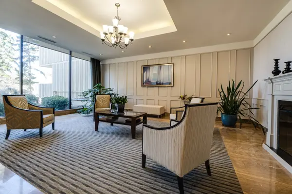 1359 White Oaks BLVD #2004, Oakville, ON L6H 2R8