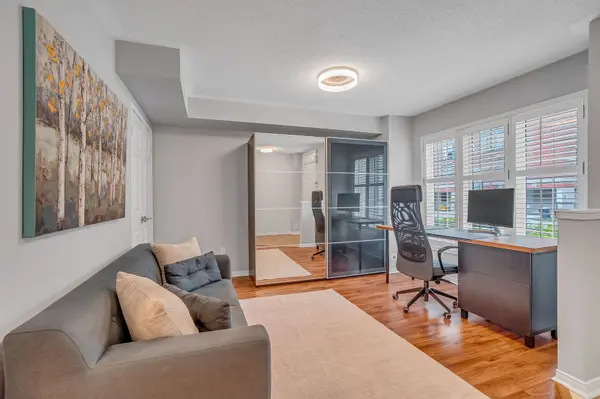 141 Thirteenth ST #5, Toronto W06, ON M8V 4E4