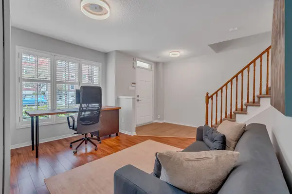 141 Thirteenth ST #5, Toronto W06, ON M8V 4E4
