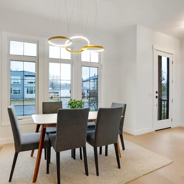 8528 47 AVE NW, Calgary, AB t3b1z9