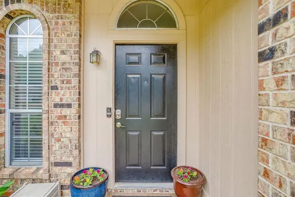 5017 Santa Fe Court, Arlington, TX 76017