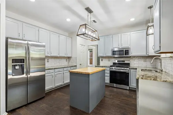 1902 Cheshire Drive, Grapevine, TX 76051