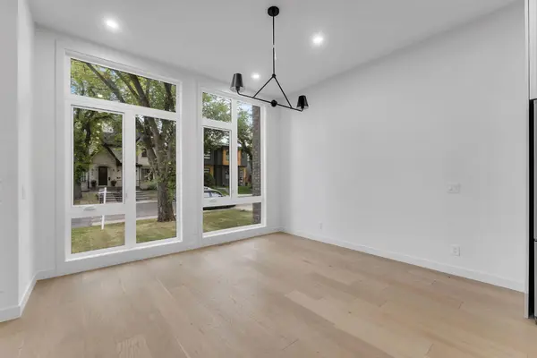 506 28 AVE NW, Calgary, AB T2M 2K8