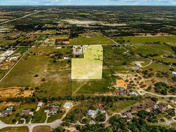 806 Dennis Road, Weatherford, TX 76087