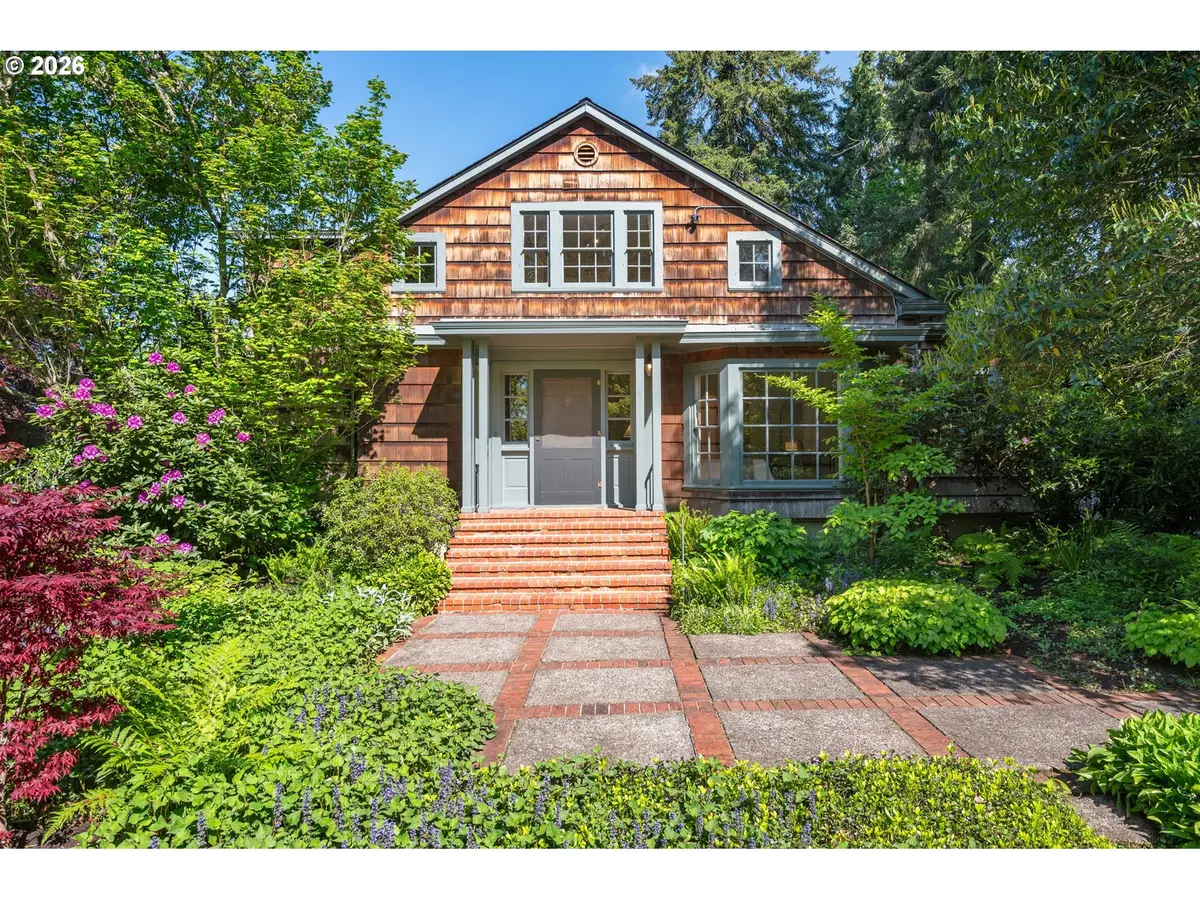 2303 MCMORRAN AVE, Eugene, OR 97403