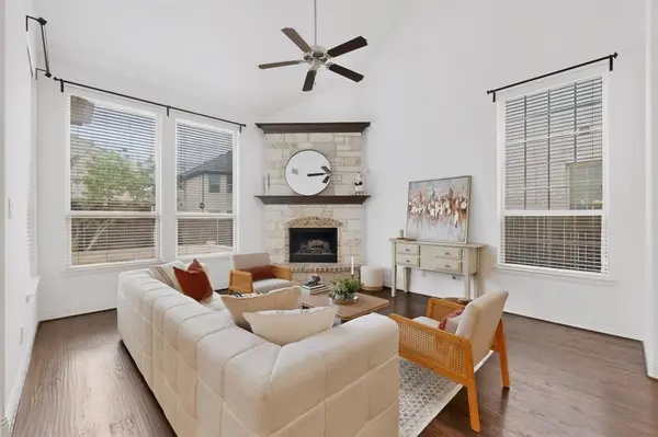 604 Warwick Boulevard, Lewisville, TX 75056