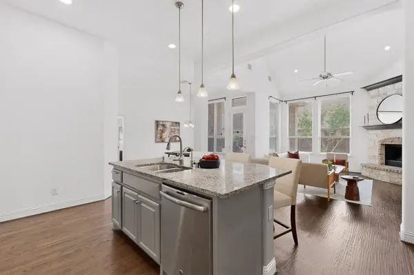 604 Warwick Boulevard, Lewisville, TX 75056