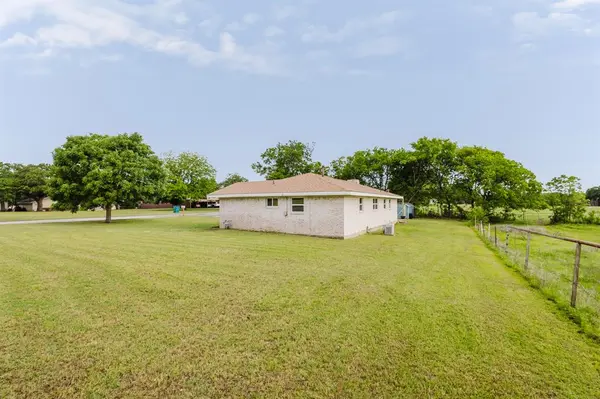 902 Fannin Street, Nocona, TX 76255