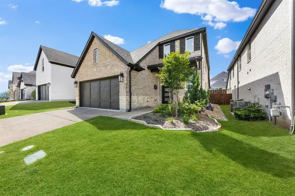 3528 Damsel Mackenzie Street, Lewisville, TX 75056