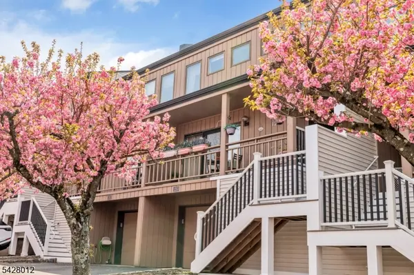 1253 Stephanie Dr, North Caldwell Boro, NJ 07006