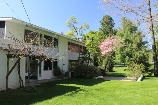 1821 Sheridan DR, Ann Arbor, MI 48104