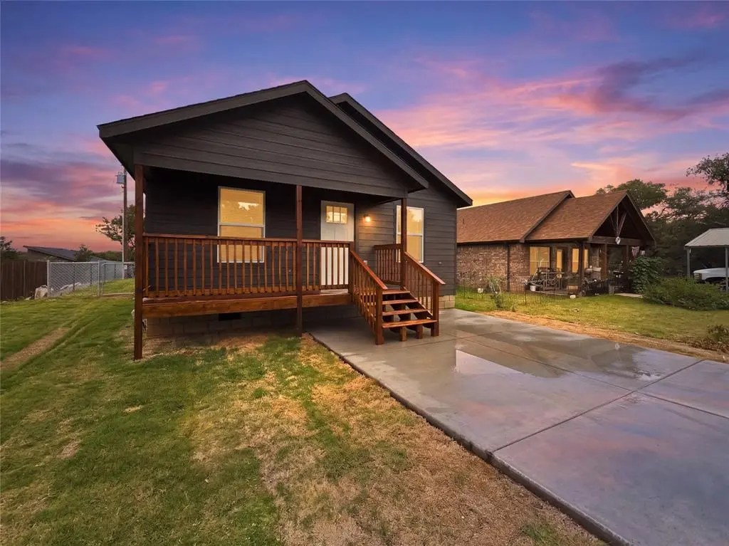 919 Arkansas River Drive, Granbury, TX 76048