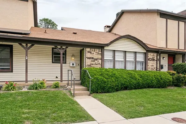 2019 Clubridge Drive, Carrollton, TX 75006