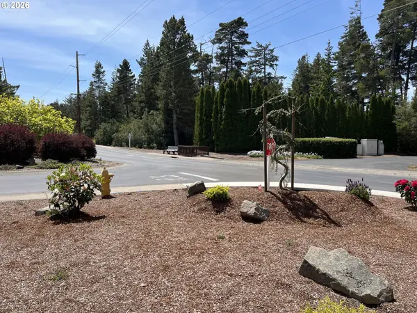 143 42ND WAY, Florence, OR 97439