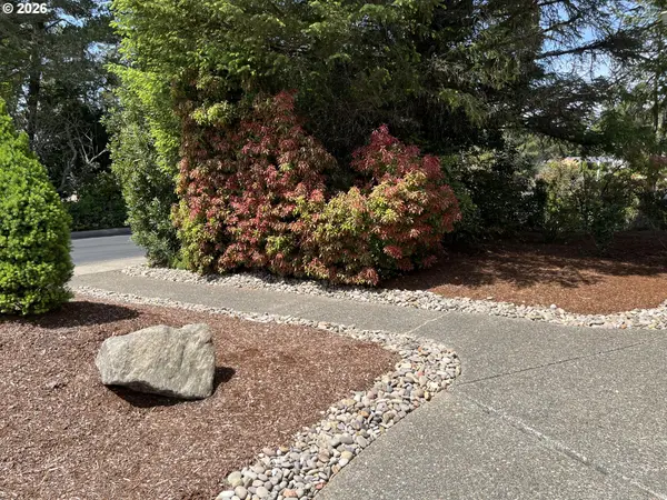 143 42ND WAY, Florence, OR 97439