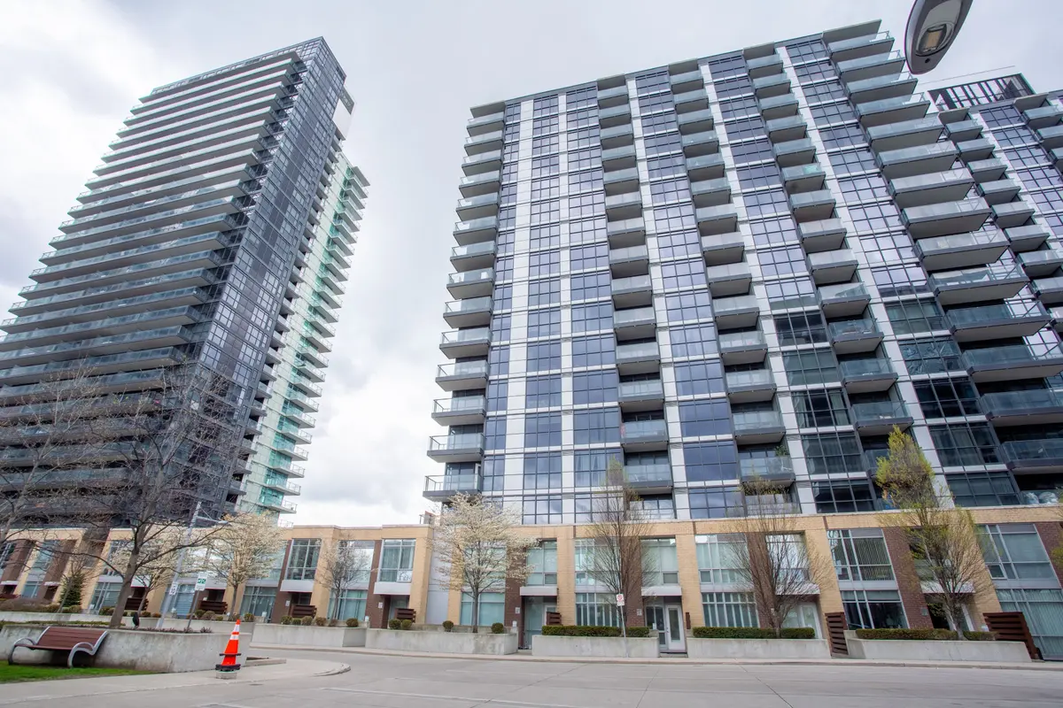 19 Singer CT #221, Toronto C15, ON M2K 0B2