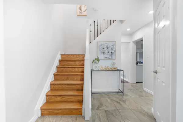 240 Simmons BLVD, Brampton, ON L6V 3Y1