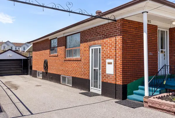 102 Cleta DR, Toronto E04, ON M1K 3G7
