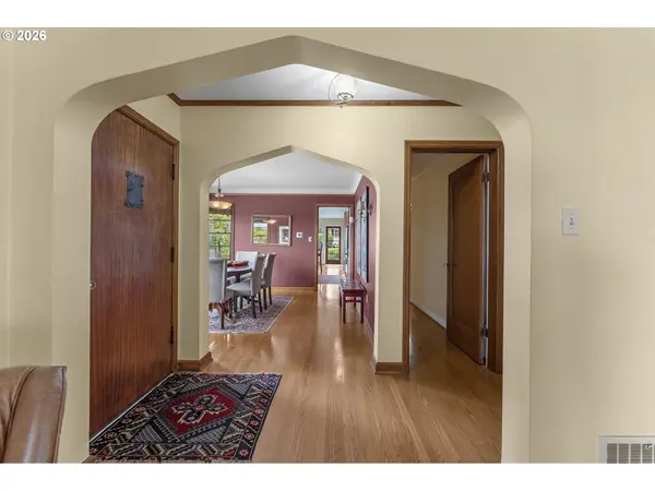 5321 SW MENEFEE DR, Portland, OR 97239