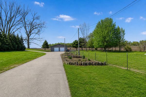 52290 Townhall RD, Silver Creek Twp, MI 49047