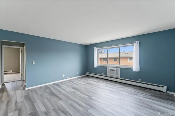 801 Plate ST #201, Rochester, MI 48307