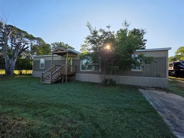265 Richard Lane, Azle, TX 76020