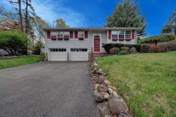 301 Grand Blvd, Emerson Boro, NJ 07630