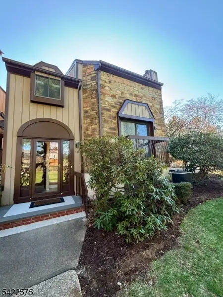 15 Delbarton Ct, Washington Twp., NJ 07840