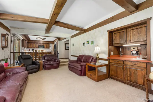 9730 Gibbs RD, Springfield Charter Township, MI 48348