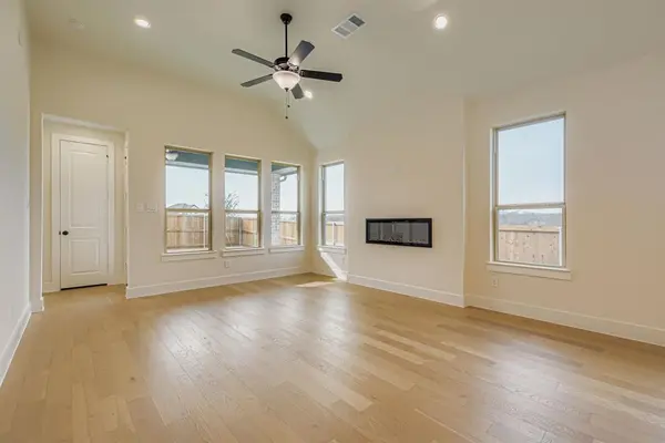 838 Stone Grove Road, Lavon, TX 75166