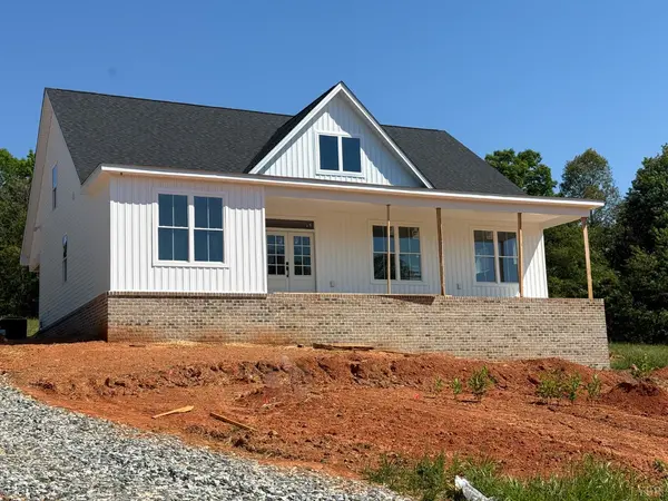 9009 Stonewall RD, Appomattox, VA 24522
