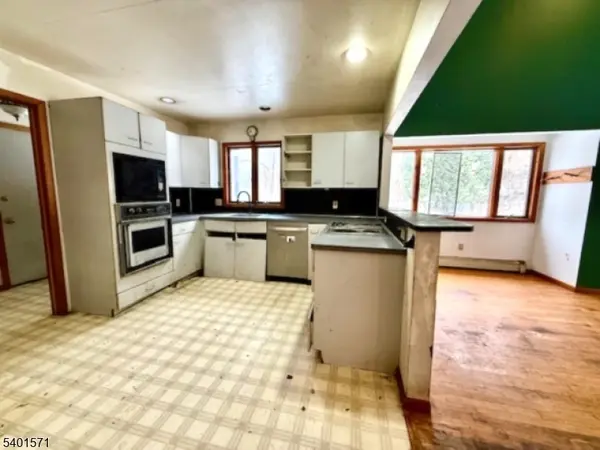 64 W Quarry Rd, White Twp., NJ 07823