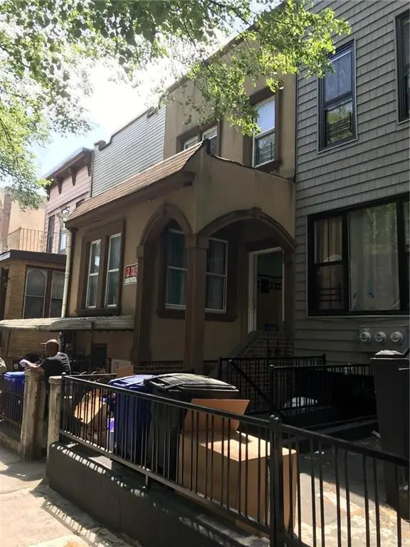 12 Pleasant PL, Brooklyn, NY 11233