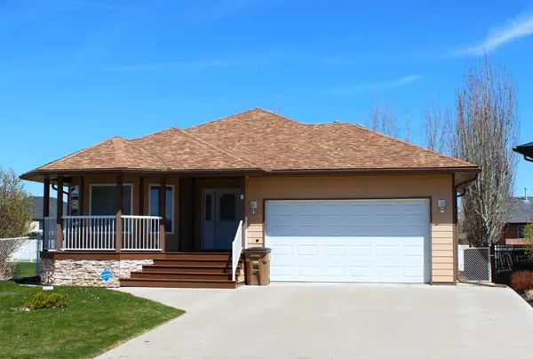 8 South Shore Close E, Brooks, AB T1R 1R4