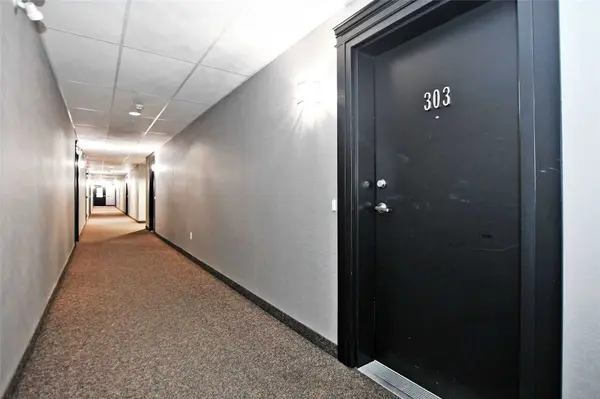 39 Ferndale DR S #303, Barrie, ON L4N 5W9