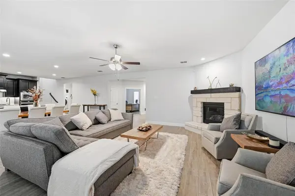 813 Comal Drive, Mansfield, TX 76063