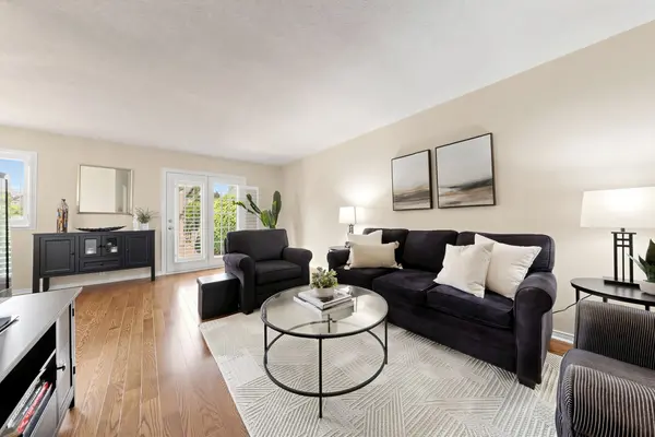 5 Madsen CRES, Markham, ON L3R 4P2