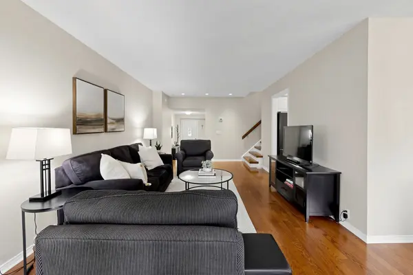 5 Madsen CRES, Markham, ON L3R 4P2