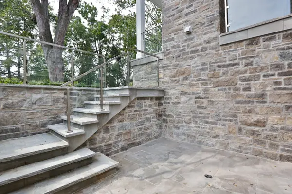 482 Morrison RD, Oakville, ON L6J 4K5