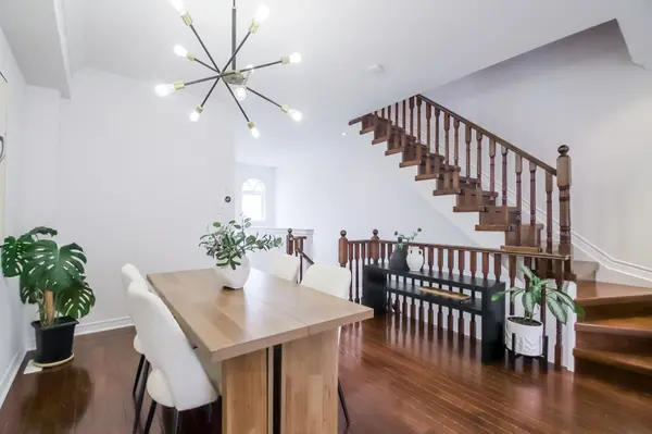 34 Mendota RD #9, Toronto W07, ON M8Y 1E8